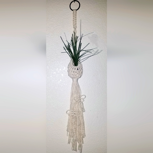 Macrame Air Plant Planter or Holder - Picture 1 of 2